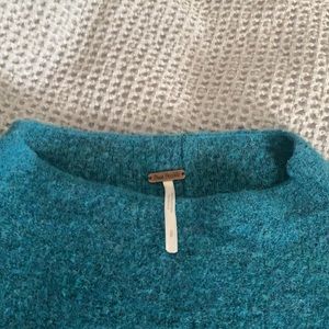 FREE PEOPLE SWEATER